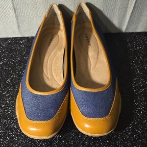 Array Women's Stylish Blue and Brown Loafers